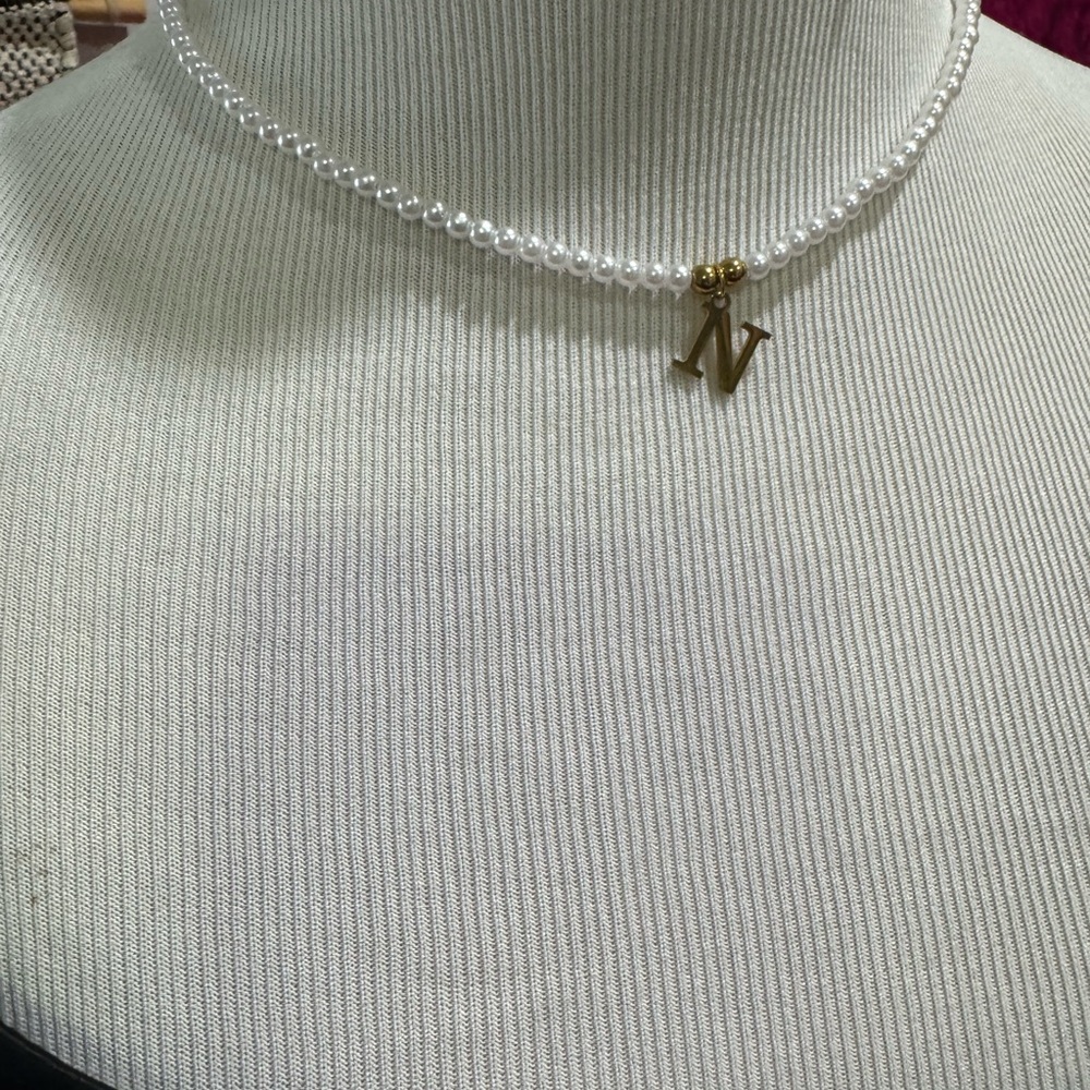 Elegant Pearl Necklace with Gold Accent - Picture 2 of 4